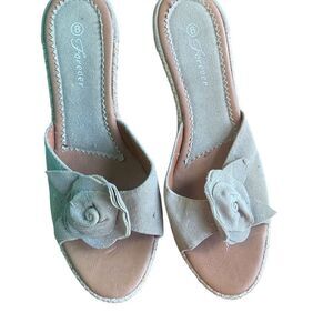 Forever taupe clog wedges size 8 new never worn